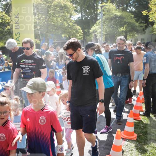 09.05.2026 - Störlauf H.Heesch http://msf.ph/oto/9670374 09.05.2026 13:04:29 Ziel 2026, 6083, 2019, 6105 meine-sportfotos.de
