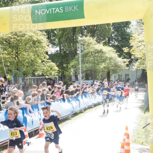 09.05.2026 - Störlauf H.Heesch http://msf.ph/oto/9672221 09.05.2026 14:13:12 Ziel 832, 828 meine-sportfotos.de