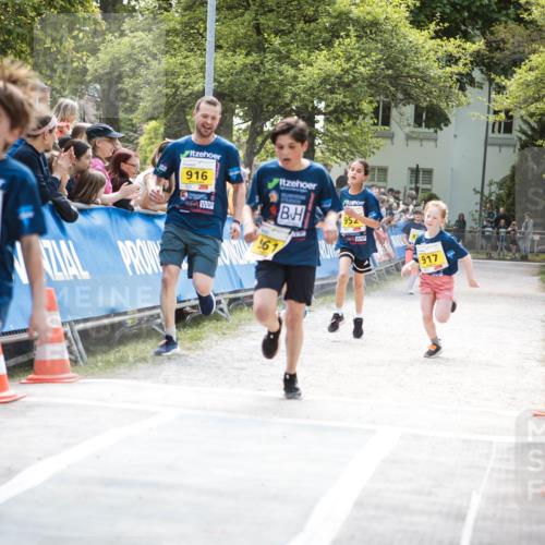 09.05.2026 - Störlauf H.Heesch http://msf.ph/oto/9673279 09.05.2026 14:10:47 Ziel 864, 916, 952, 61, 917 meine-sportfotos.de