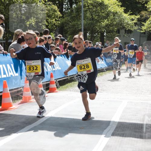 09.05.2026 - Störlauf H.Heesch http://msf.ph/oto/9673473 09.05.2026 14:13:12 Ziel 832, 828, 838 meine-sportfotos.de