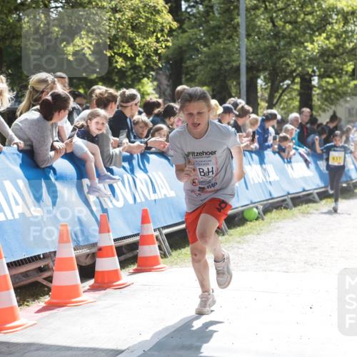 09.05.2026 - Störlauf H.Heesch http://msf.ph/oto/9673578 09.05.2026 14:14:25 Ziel 937, 940 meine-sportfotos.de