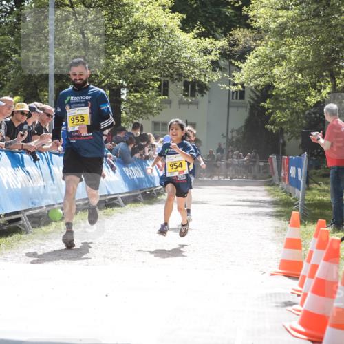 09.05.2026 - Störlauf H.Heesch http://msf.ph/oto/9673612 09.05.2026 14:14:48 Ziel 953, 954 meine-sportfotos.de