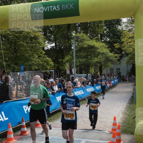 09.05.2026 - Störlauf H.Heesch http://msf.ph/oto/9676004 09.05.2026 15:35:07 Ziel 225, 2256, 2041, 08 meine-sportfotos.de