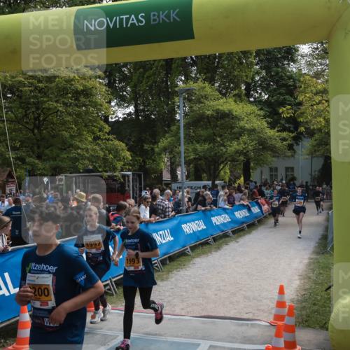 09.05.2026 - Störlauf H.Heesch http://msf.ph/oto/9676088 09.05.2026 15:38:49 Ziel 200, 1997, 1993, 99 meine-sportfotos.de