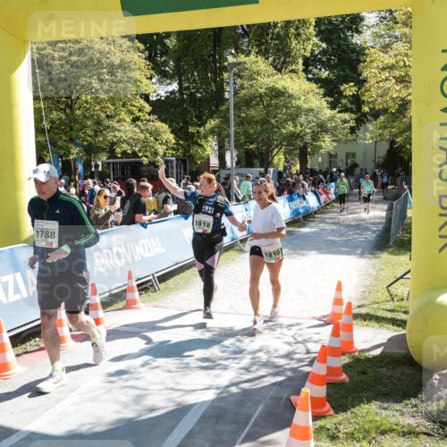 09.05.2026 - Störlauf H.Heesch http://msf.ph/oto/9676289 09.05.2026 15:58:32 Ziel 1788, 1818, 1810 meine-sportfotos.de