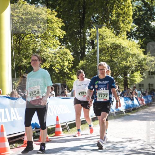 09.05.2026 - Störlauf H.Heesch http://msf.ph/oto/9677377 09.05.2026 16:05:16 Ziel 1854, 1792, 1777 meine-sportfotos.de