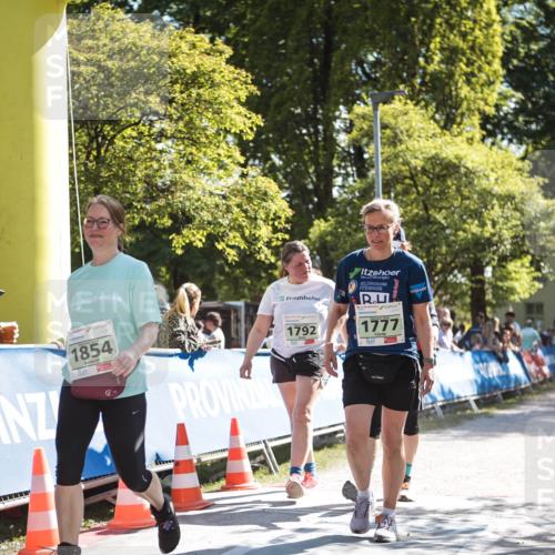09.05.2026 - Störlauf H.Heesch http://msf.ph/oto/9677380 09.05.2026 16:05:16 Ziel 1854, 1792, 1777 meine-sportfotos.de