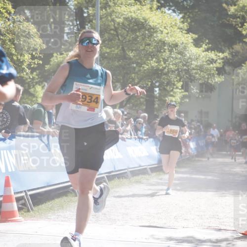 09.05.2026 - Störlauf H.Heesch http://msf.ph/oto/9678644 09.05.2026 15:30:18 Ziel 2009, 934, 1980 meine-sportfotos.de