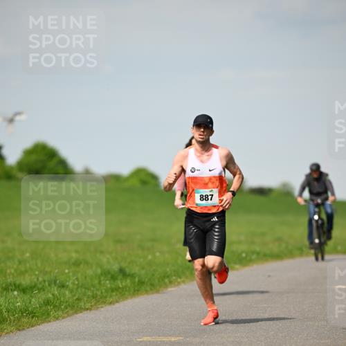 10.05.2026 - 8. Wedeler Halbmarathon Dr. Thomas Lammeyer http://msf.ph/oto/9690813 10.05.2026 11:08:02 Laufen 887 meine-sportfotos.de