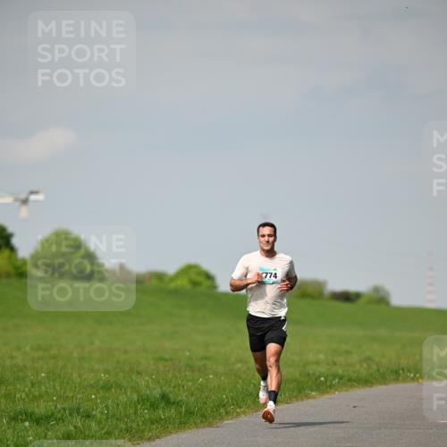 10.05.2026 - 8. Wedeler Halbmarathon Dr. Thomas Lammeyer http://msf.ph/oto/9690965 10.05.2026 11:11:17 Laufen 774 meine-sportfotos.de