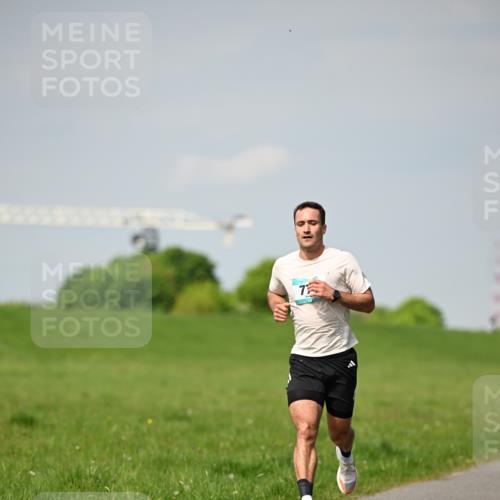 10.05.2026 - 8. Wedeler Halbmarathon Dr. Thomas Lammeyer http://msf.ph/oto/9691009 10.05.2026 11:11:19 Laufen  meine-sportfotos.de