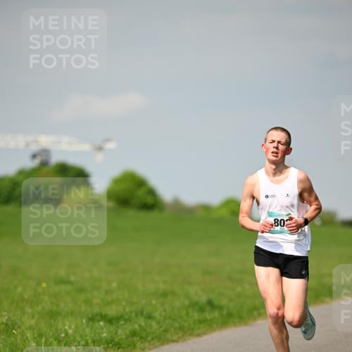 10.05.2026 - 8. Wedeler Halbmarathon Dr. Thomas Lammeyer http://msf.ph/oto/9691092 10.05.2026 11:11:49 Laufen 802 meine-sportfotos.de