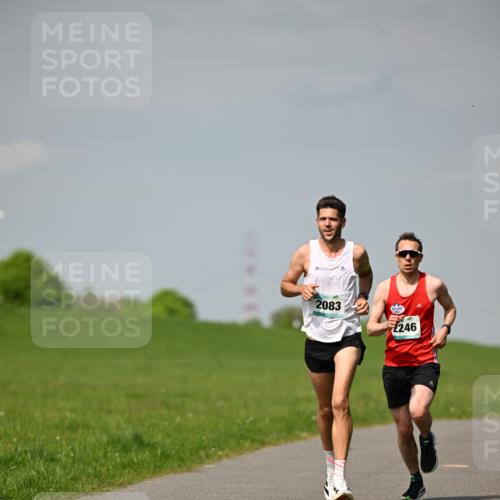 10.05.2026 - 8. Wedeler Halbmarathon Dr. Thomas Lammeyer http://msf.ph/oto/9691117 10.05.2026 11:11:52 Laufen 2083, 246 meine-sportfotos.de