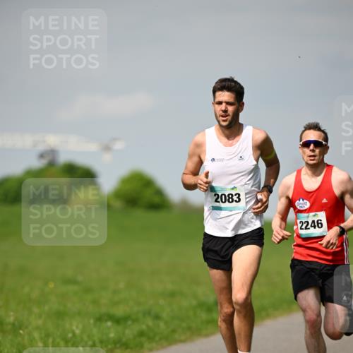 10.05.2026 - 8. Wedeler Halbmarathon Dr. Thomas Lammeyer http://msf.ph/oto/9691154 10.05.2026 11:11:54 Laufen 2083, 2246 meine-sportfotos.de