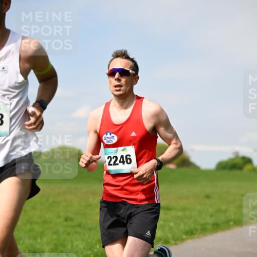 10.05.2026 - 8. Wedeler Halbmarathon Dr. Thomas Lammeyer http://msf.ph/oto/9691192 10.05.2026 11:11:57 Laufen 2246 meine-sportfotos.de