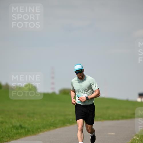 10.05.2026 - 8. Wedeler Halbmarathon Dr. Thomas Lammeyer http://msf.ph/oto/9691206 10.05.2026 11:12:04 Laufen 173 meine-sportfotos.de