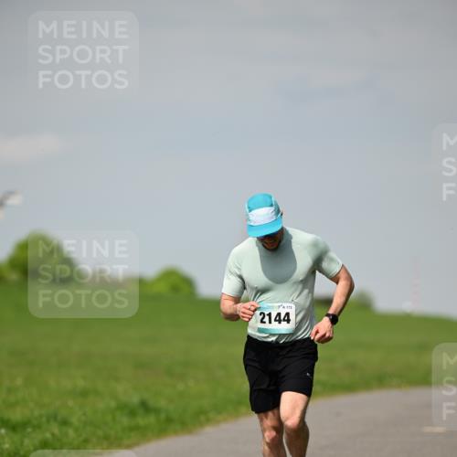 10.05.2026 - 8. Wedeler Halbmarathon Dr. Thomas Lammeyer http://msf.ph/oto/9691220 10.05.2026 11:12:05 Laufen 173, 2144 meine-sportfotos.de