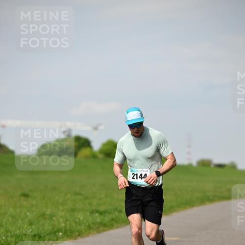 10.05.2026 - 8. Wedeler Halbmarathon Dr. Thomas Lammeyer http://msf.ph/oto/9691241 10.05.2026 11:12:06 Laufen 173, 2144 meine-sportfotos.de