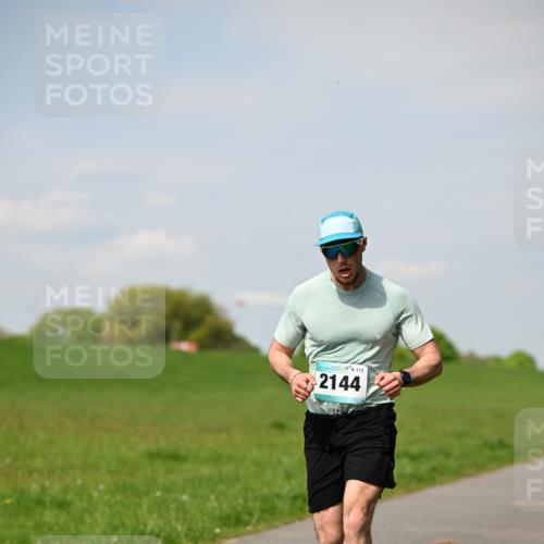 10.05.2026 - 8. Wedeler Halbmarathon Dr. Thomas Lammeyer http://msf.ph/oto/9691259 10.05.2026 11:12:07 Laufen 173, 2144 meine-sportfotos.de
