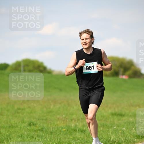 10.05.2026 - 8. Wedeler Halbmarathon Dr. Thomas Lammeyer http://msf.ph/oto/9691308 10.05.2026 11:12:42 Laufen 961 meine-sportfotos.de
