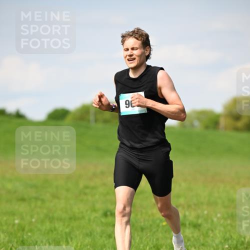 10.05.2026 - 8. Wedeler Halbmarathon Dr. Thomas Lammeyer http://msf.ph/oto/9691315 10.05.2026 11:12:42 Laufen  meine-sportfotos.de