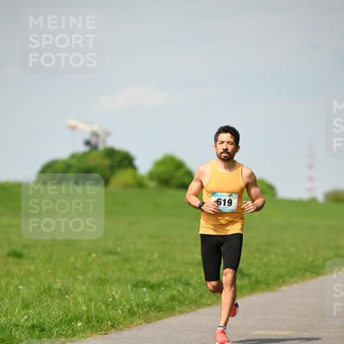 10.05.2026 - 8. Wedeler Halbmarathon Dr. Thomas Lammeyer http://msf.ph/oto/9691316 10.05.2026 11:12:45 Laufen 619 meine-sportfotos.de