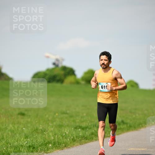 10.05.2026 - 8. Wedeler Halbmarathon Dr. Thomas Lammeyer http://msf.ph/oto/9691321 10.05.2026 11:12:45 Laufen 619 meine-sportfotos.de
