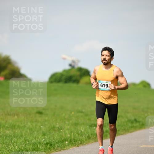 10.05.2026 - 8. Wedeler Halbmarathon Dr. Thomas Lammeyer http://msf.ph/oto/9691330 10.05.2026 11:12:45 Laufen 619 meine-sportfotos.de