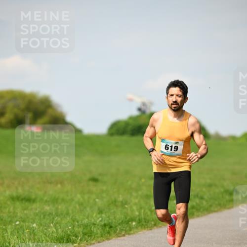10.05.2026 - 8. Wedeler Halbmarathon Dr. Thomas Lammeyer http://msf.ph/oto/9691340 10.05.2026 11:12:46 Laufen 619 meine-sportfotos.de