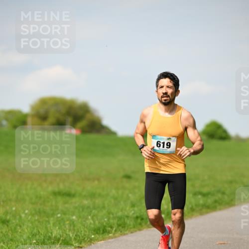 10.05.2026 - 8. Wedeler Halbmarathon Dr. Thomas Lammeyer http://msf.ph/oto/9691349 10.05.2026 11:12:47 Laufen 619 meine-sportfotos.de