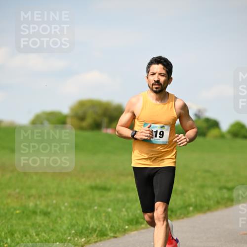 10.05.2026 - 8. Wedeler Halbmarathon Dr. Thomas Lammeyer http://msf.ph/oto/9691359 10.05.2026 11:12:47 Laufen 1177 meine-sportfotos.de
