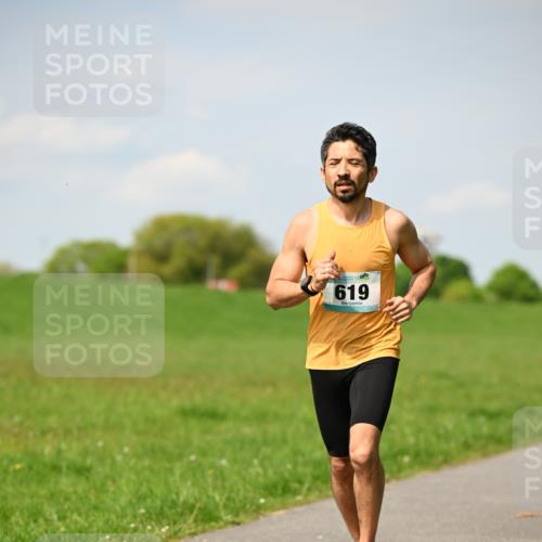 10.05.2026 - 8. Wedeler Halbmarathon Dr. Thomas Lammeyer http://msf.ph/oto/9691361 10.05.2026 11:12:47 Laufen 619 meine-sportfotos.de