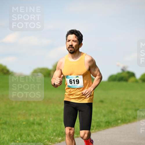 10.05.2026 - 8. Wedeler Halbmarathon Dr. Thomas Lammeyer http://msf.ph/oto/9691370 10.05.2026 11:12:48 Laufen 619 meine-sportfotos.de