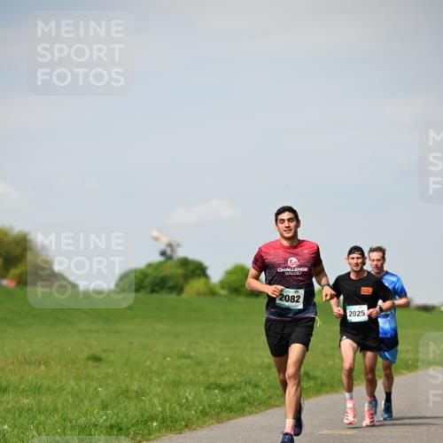 10.05.2026 - 8. Wedeler Halbmarathon Dr. Thomas Lammeyer http://msf.ph/oto/9691380 10.05.2026 11:13:08 Laufen 2082, 2025 meine-sportfotos.de