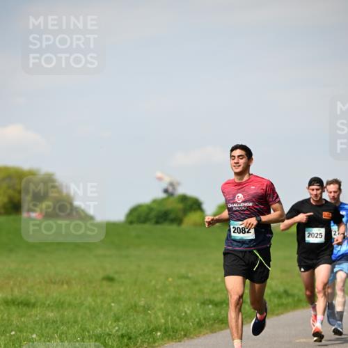 10.05.2026 - 8. Wedeler Halbmarathon Dr. Thomas Lammeyer http://msf.ph/oto/9691384 10.05.2026 11:13:08 Laufen 2082, 2025 meine-sportfotos.de