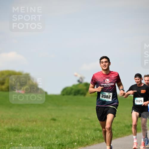 10.05.2026 - 8. Wedeler Halbmarathon Dr. Thomas Lammeyer http://msf.ph/oto/9691389 10.05.2026 11:13:09 Laufen 2082, 2025 meine-sportfotos.de