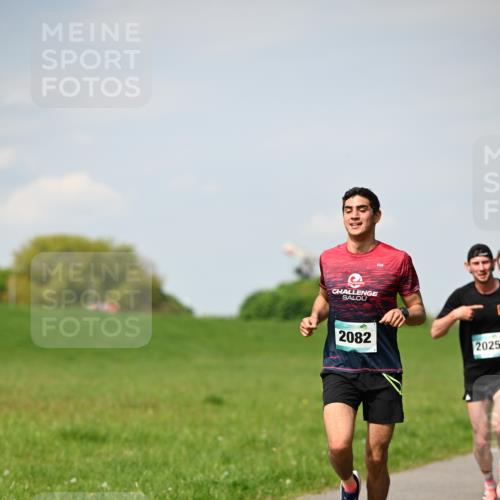 10.05.2026 - 8. Wedeler Halbmarathon Dr. Thomas Lammeyer http://msf.ph/oto/9691393 10.05.2026 11:13:09 Laufen 2082, 2025 meine-sportfotos.de