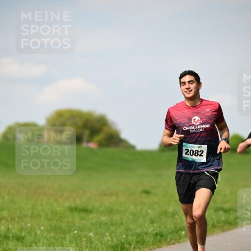 10.05.2026 - 8. Wedeler Halbmarathon Dr. Thomas Lammeyer http://msf.ph/oto/9691400 10.05.2026 11:13:09 Laufen 2082 meine-sportfotos.de