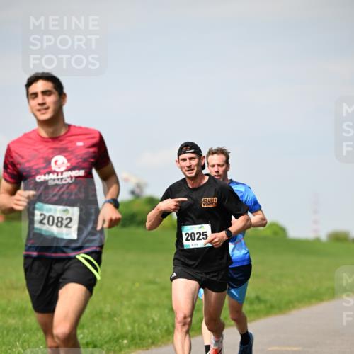 10.05.2026 - 8. Wedeler Halbmarathon Dr. Thomas Lammeyer http://msf.ph/oto/9691403 10.05.2026 11:13:10 Laufen 2082, 2025, 119 meine-sportfotos.de