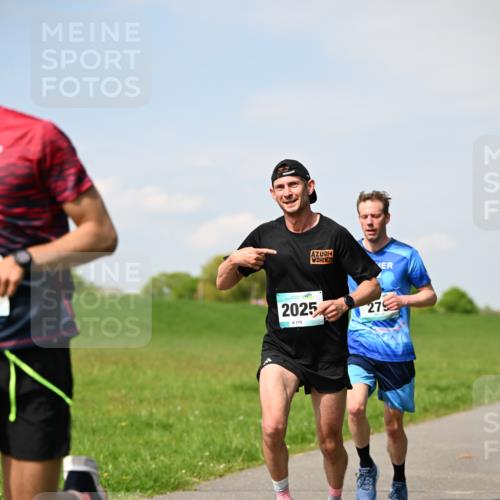10.05.2026 - 8. Wedeler Halbmarathon Dr. Thomas Lammeyer http://msf.ph/oto/9691424 10.05.2026 11:13:11 Laufen 2025, 279, 119 meine-sportfotos.de