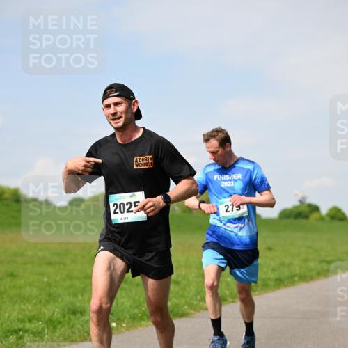 10.05.2026 - 8. Wedeler Halbmarathon Dr. Thomas Lammeyer http://msf.ph/oto/9691435 10.05.2026 11:13:12 Laufen 2023, 2025, 119, 279 meine-sportfotos.de
