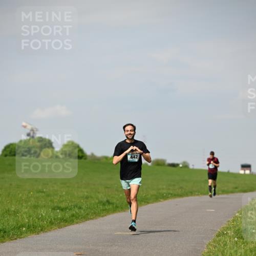 10.05.2026 - 8. Wedeler Halbmarathon Dr. Thomas Lammeyer http://msf.ph/oto/9691439 10.05.2026 11:13:15 Laufen 442 meine-sportfotos.de