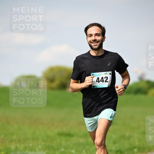 10.05.2026 - 8. Wedeler Halbmarathon Dr. Thomas Lammeyer http://msf.ph/oto/9691493 10.05.2026 11:13:17 Laufen 442 meine-sportfotos.de