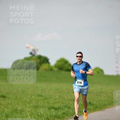 10.05.2026 - 8. Wedeler Halbmarathon Dr. Thomas Lammeyer http://msf.ph/oto/9691611 10.05.2026 11:13:50 Laufen 816 meine-sportfotos.de