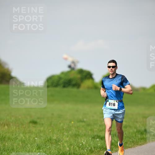 10.05.2026 - 8. Wedeler Halbmarathon Dr. Thomas Lammeyer http://msf.ph/oto/9691620 10.05.2026 11:13:50 Laufen 816 meine-sportfotos.de
