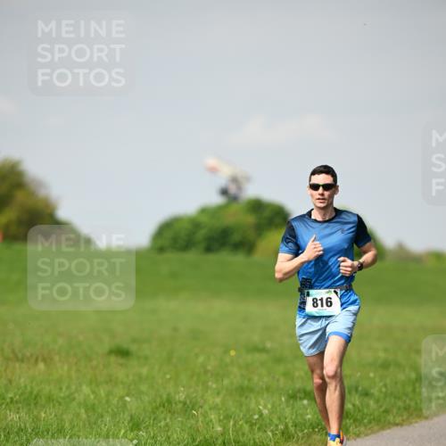 10.05.2026 - 8. Wedeler Halbmarathon Dr. Thomas Lammeyer http://msf.ph/oto/9691625 10.05.2026 11:13:51 Laufen 816 meine-sportfotos.de