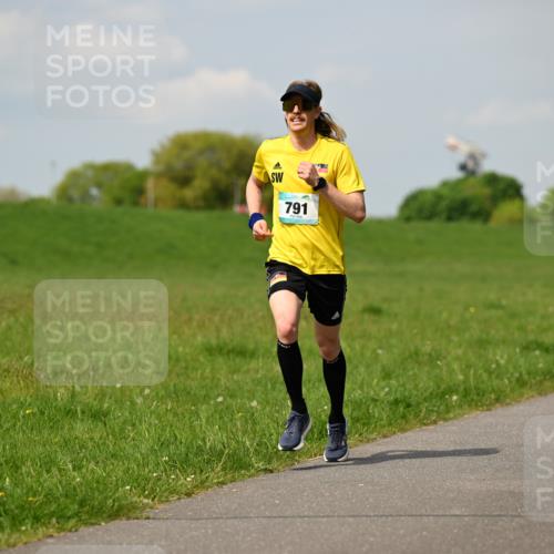 10.05.2026 - 8. Wedeler Halbmarathon Dr. Thomas Lammeyer http://msf.ph/oto/9691733 10.05.2026 11:14:11 Laufen 791 meine-sportfotos.de
