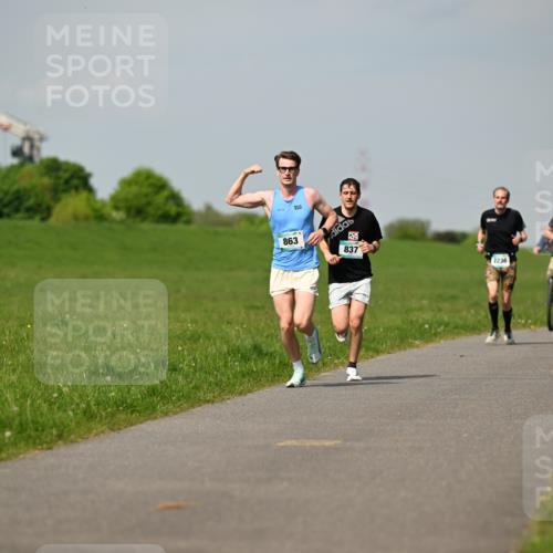 10.05.2026 - 8. Wedeler Halbmarathon Dr. Thomas Lammeyer http://msf.ph/oto/9691742 10.05.2026 11:14:13 Laufen 863, 837, 2236 meine-sportfotos.de