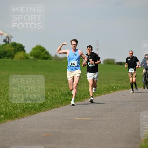 10.05.2026 - 8. Wedeler Halbmarathon Dr. Thomas Lammeyer http://msf.ph/oto/9691744 10.05.2026 11:14:13 Laufen 863, 837, 2236, 2198 meine-sportfotos.de