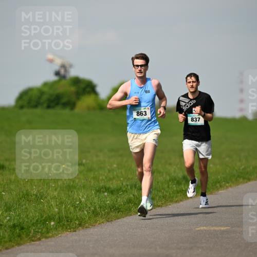 10.05.2026 - 8. Wedeler Halbmarathon Dr. Thomas Lammeyer http://msf.ph/oto/9691754 10.05.2026 11:14:15 Laufen 863, 837, 2236 meine-sportfotos.de